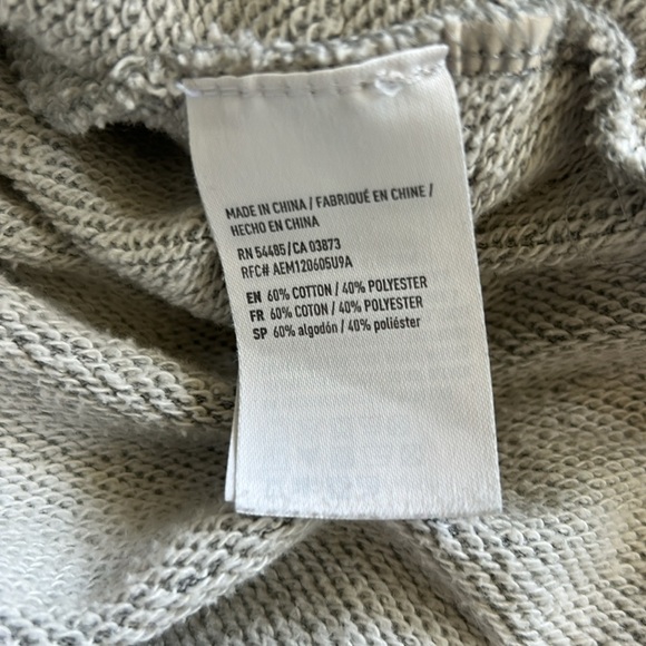 American Eagle Women’s Oversized Gray Crewneck Sweatshirt size small - Picture 10 of 10